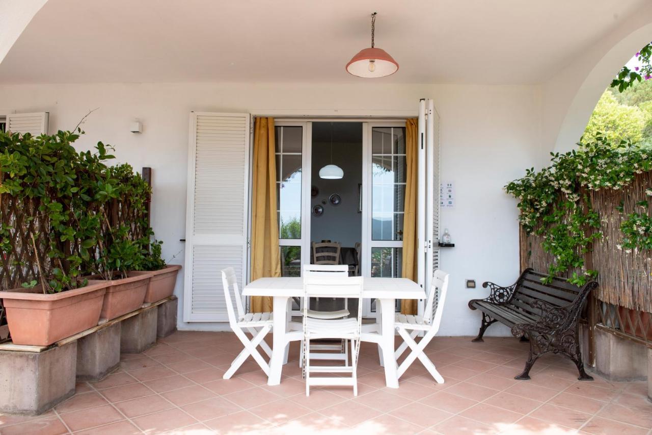La Palazzina Nel Verde - Goelba Casa Alzi ภายนอก รูปภาพ